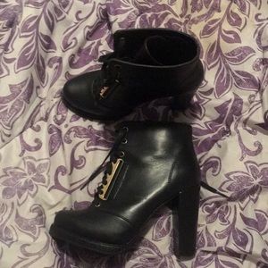 Black ancle boots !!!
